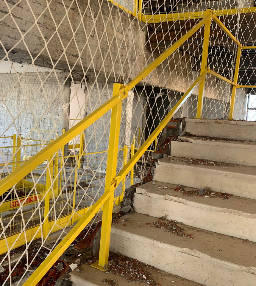 Merdiven geçici bariyeri